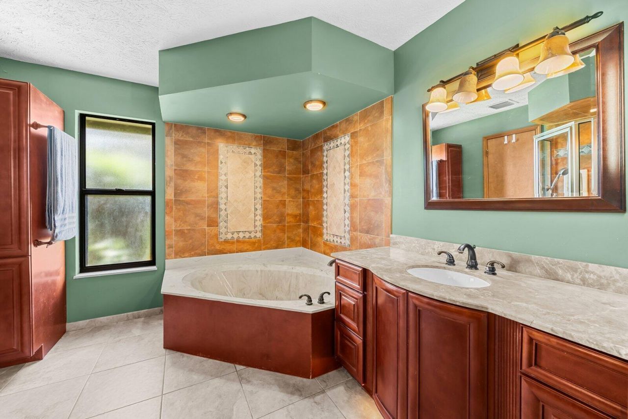 101 SE Nash Court, Port Saint Lucie, FL 34983 Photo