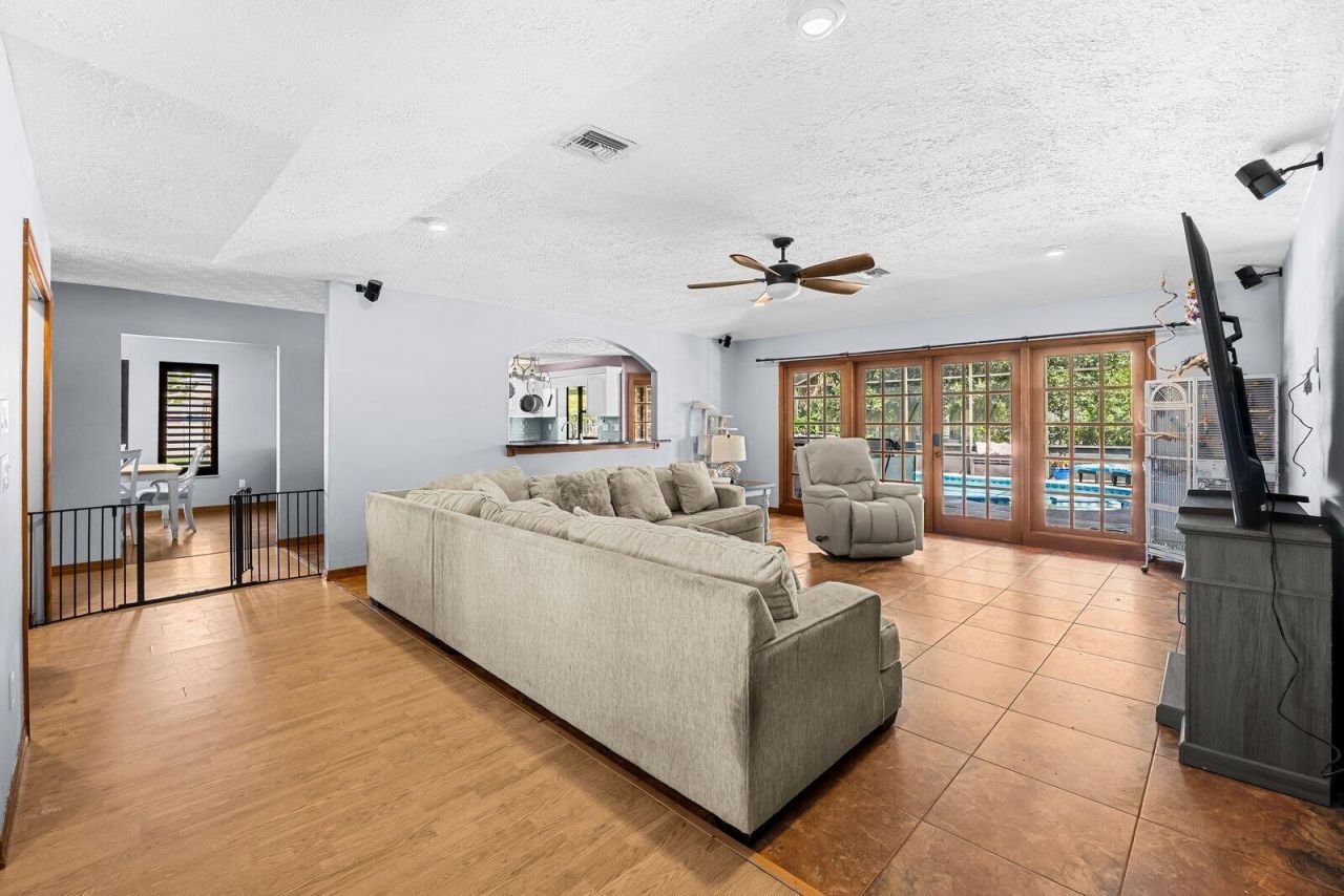 101 SE Nash Court, Port Saint Lucie, FL 34983 Photo