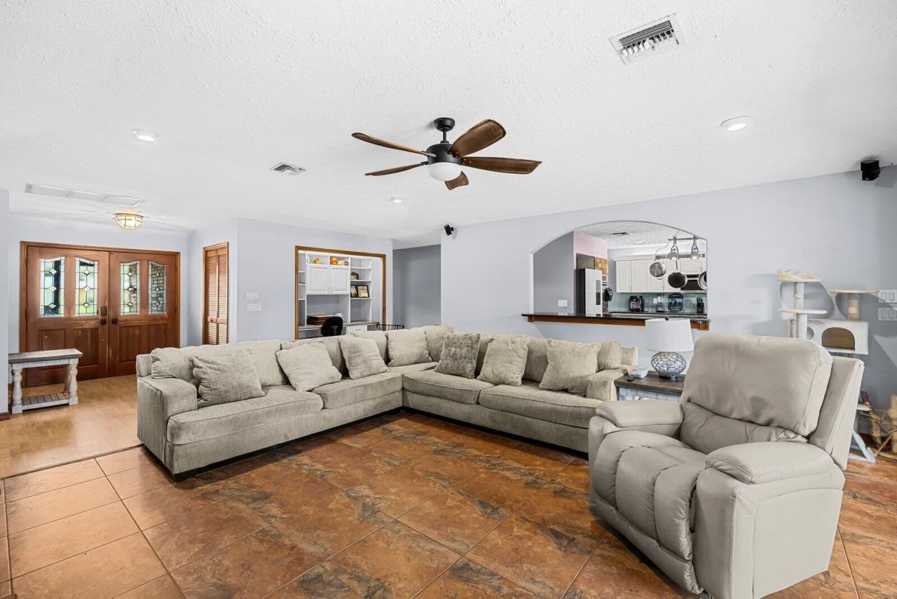 101 SE Nash Court, Port Saint Lucie, FL 34983 Photo