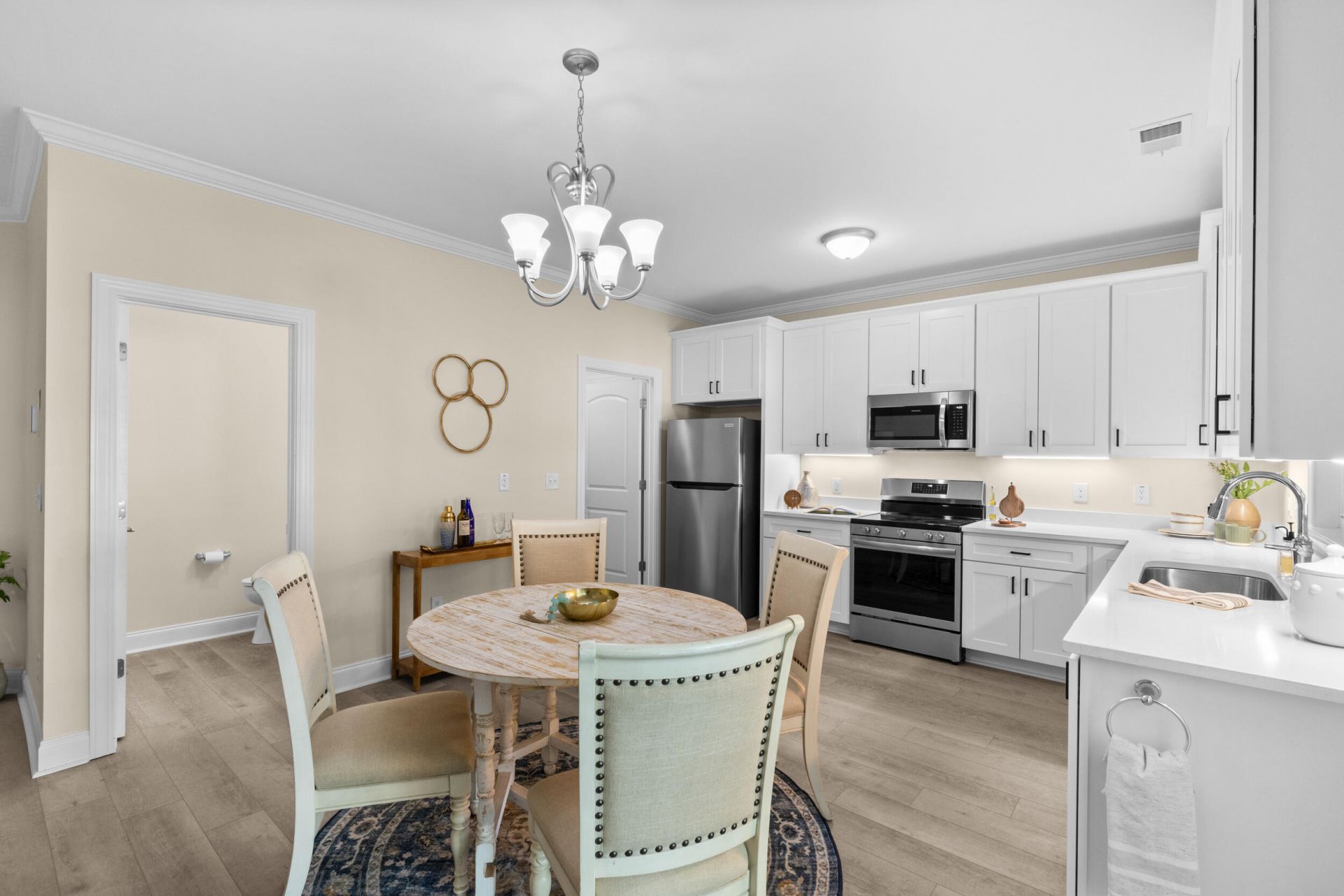 1809 Zelasko Drive Photo 13