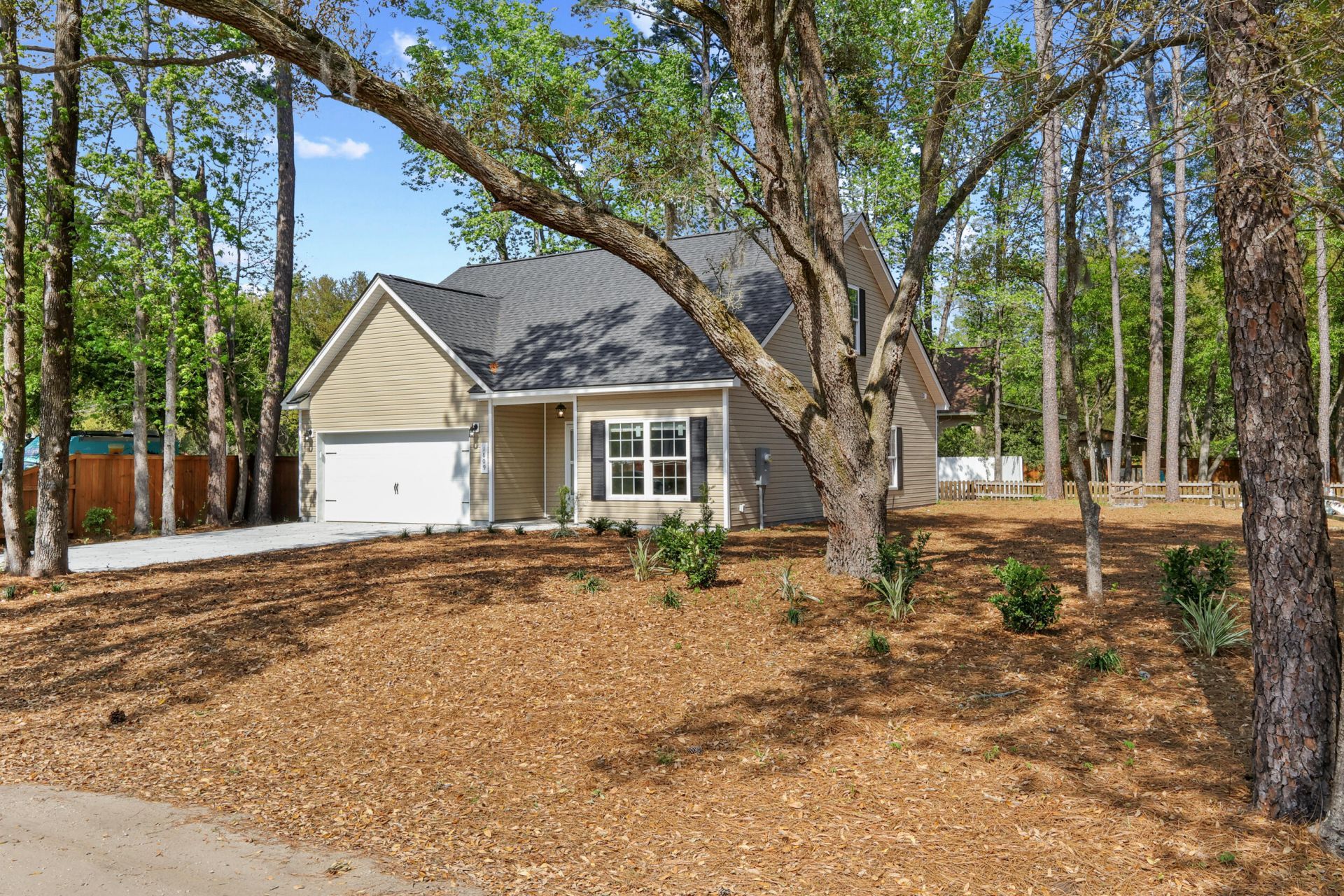 1809 Zelasko Drive Photo 5