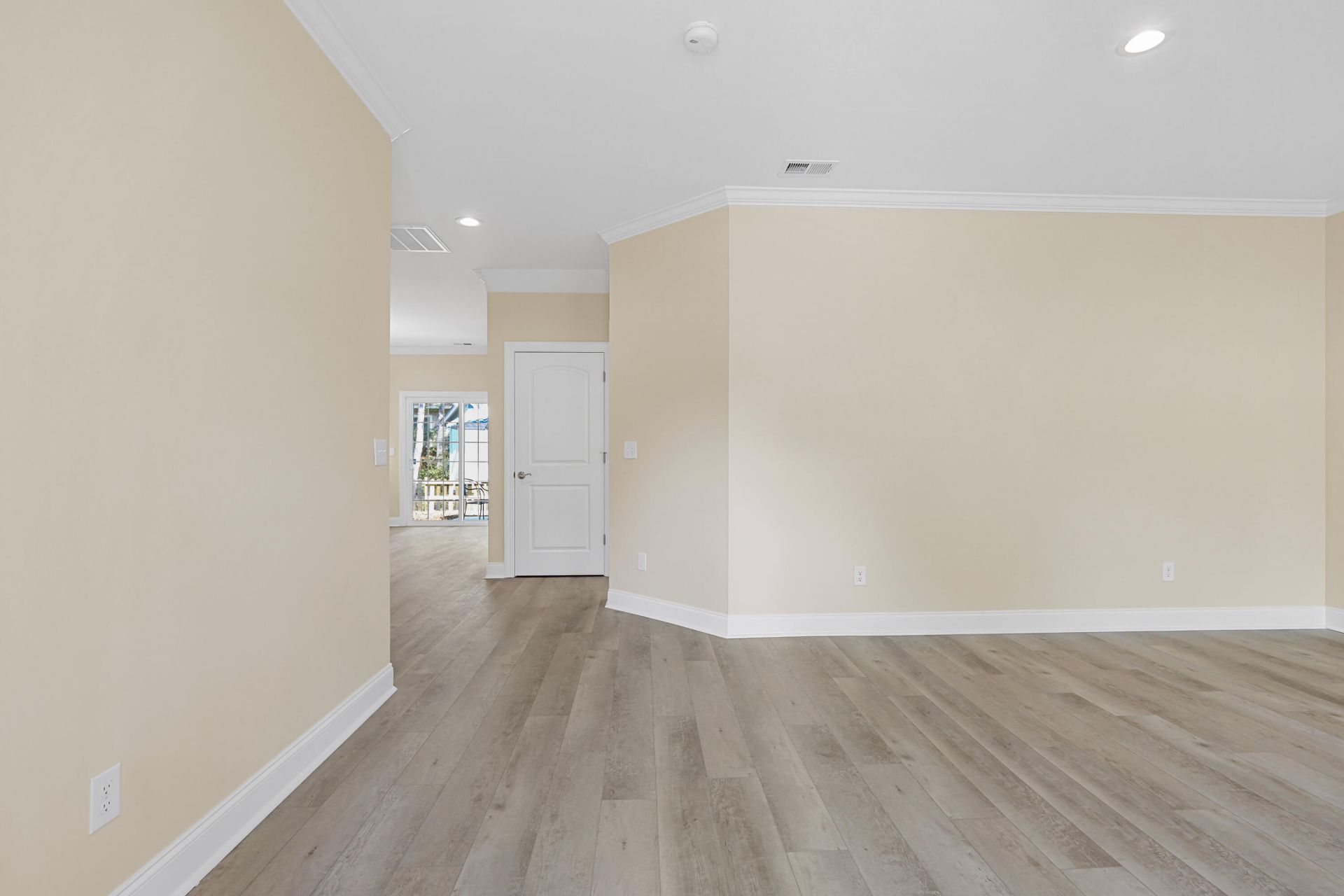 1809 Zelasko Drive Photo 8