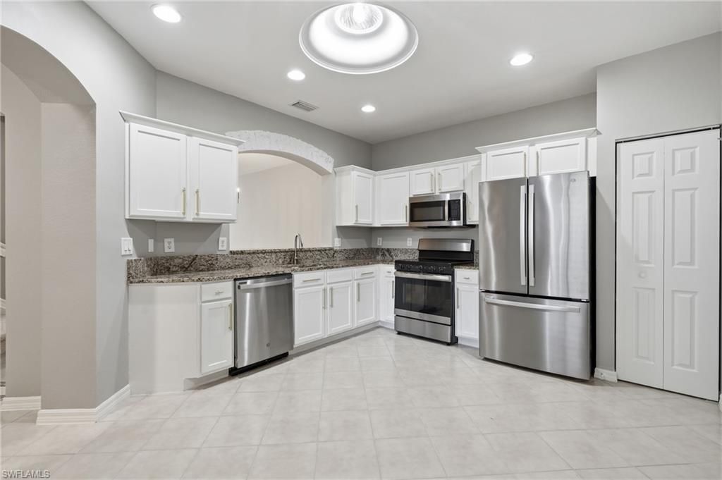 9829 Roundstone Cir, Fort Myers, FL 33967 Photo