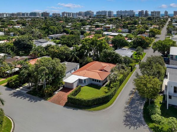 8901 Hawthorne Ave , Surfside, FL 33154