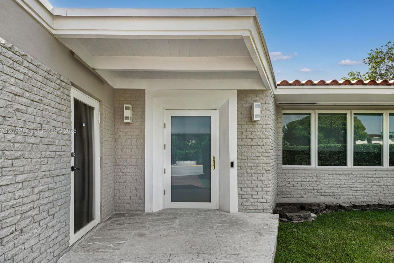 8901 Hawthorne Ave , Surfside, FL 33154 Photo