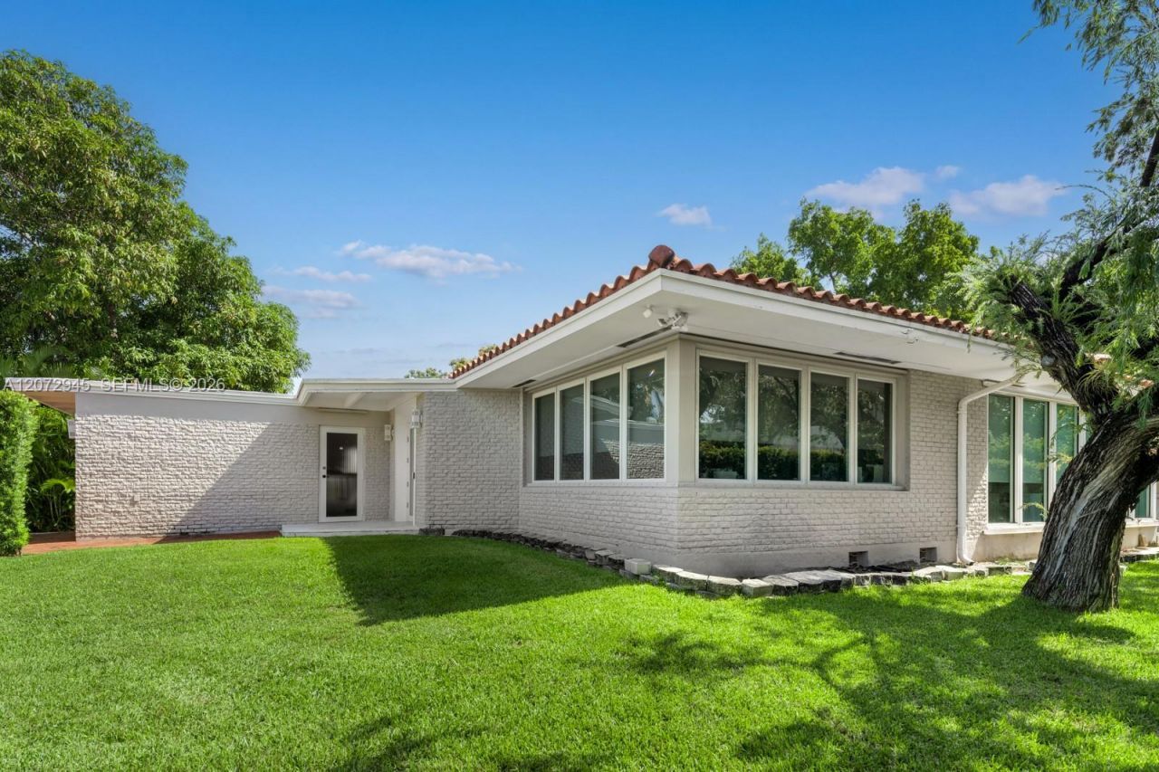 8901 Hawthorne Ave , Surfside, FL 33154 Photo
