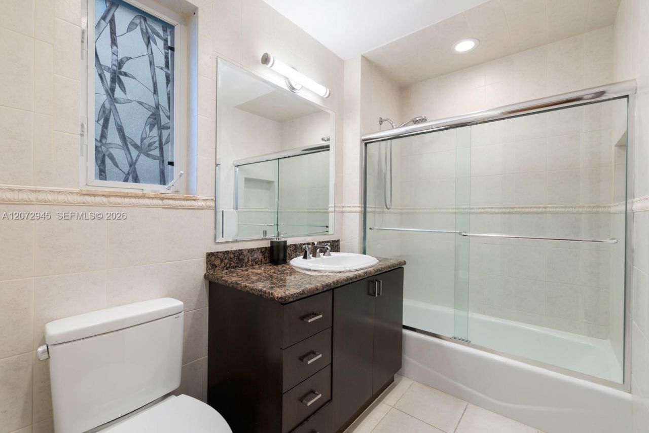 8901 Hawthorne Ave, Surfside, FL 33154 Photo