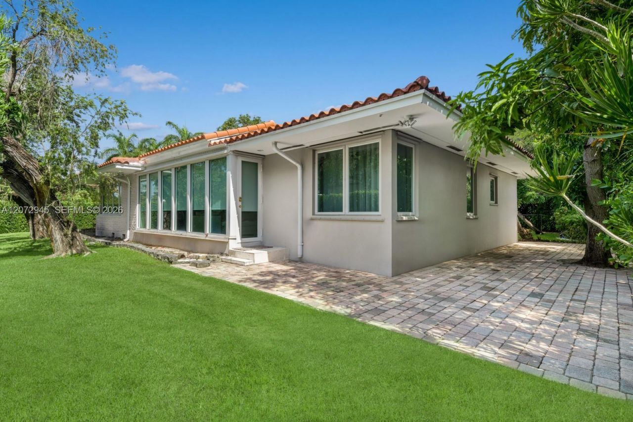 8901 Hawthorne Ave , Surfside, FL 33154 Photo