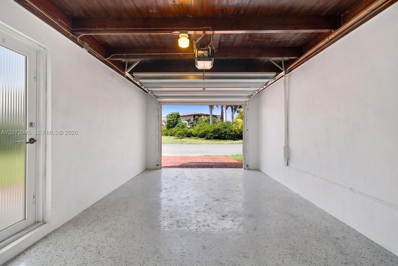 8901 Hawthorne Ave, Surfside, FL 33154 Photo