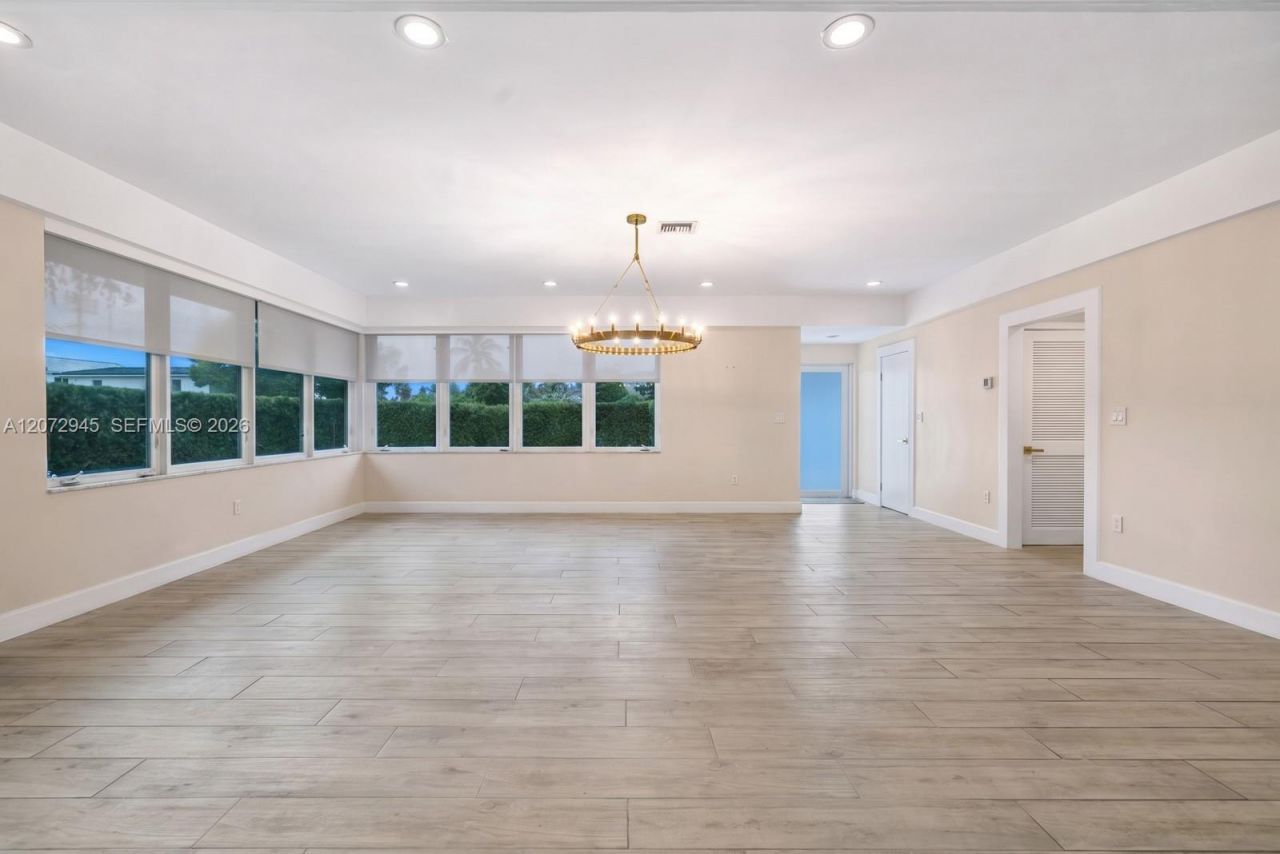8901 Hawthorne Ave, Surfside, FL 33154 Photo