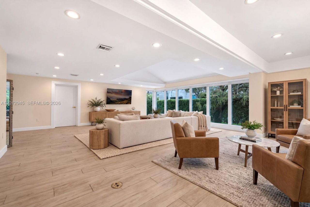 8901 Hawthorne Ave, Surfside, FL 33154 Photo