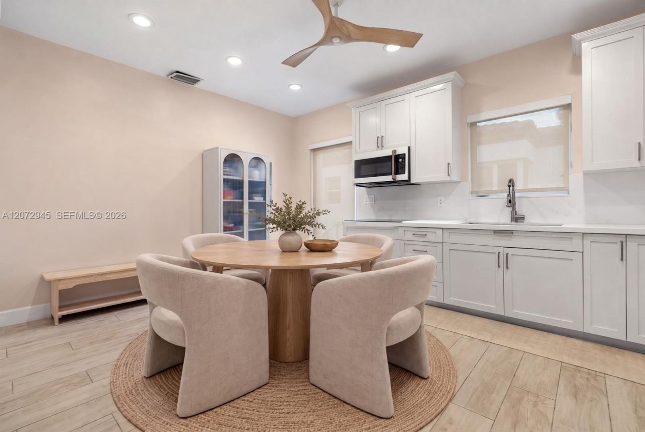 8901 Hawthorne Ave, Surfside, FL 33154 Photo
