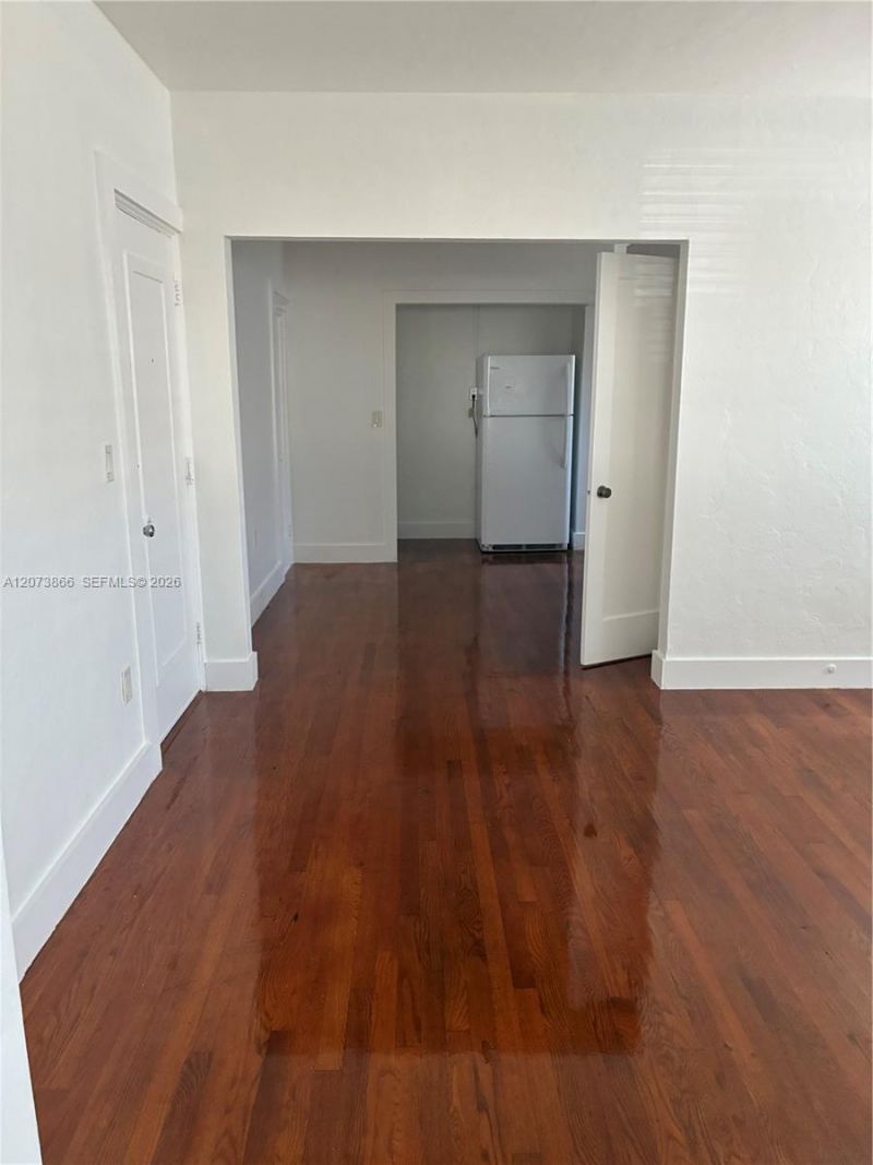 8020 Abbott Ave, Unit 4, Miami Beach, FL 33141 Photo