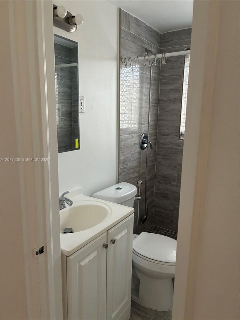 8020 Abbott Ave, Unit 4, Miami Beach, FL 33141 Photo