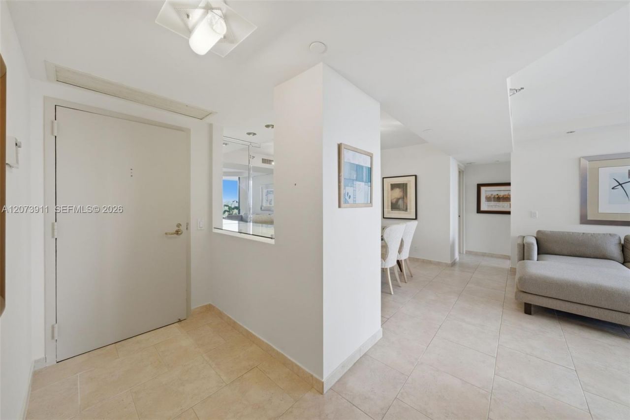 3610 Yacht Club Dr , Unit 1115, Aventura, FL 33180 Photo