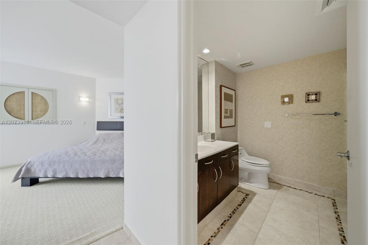 3610 Yacht Club Dr , Unit 1115, Aventura, FL 33180 Photo