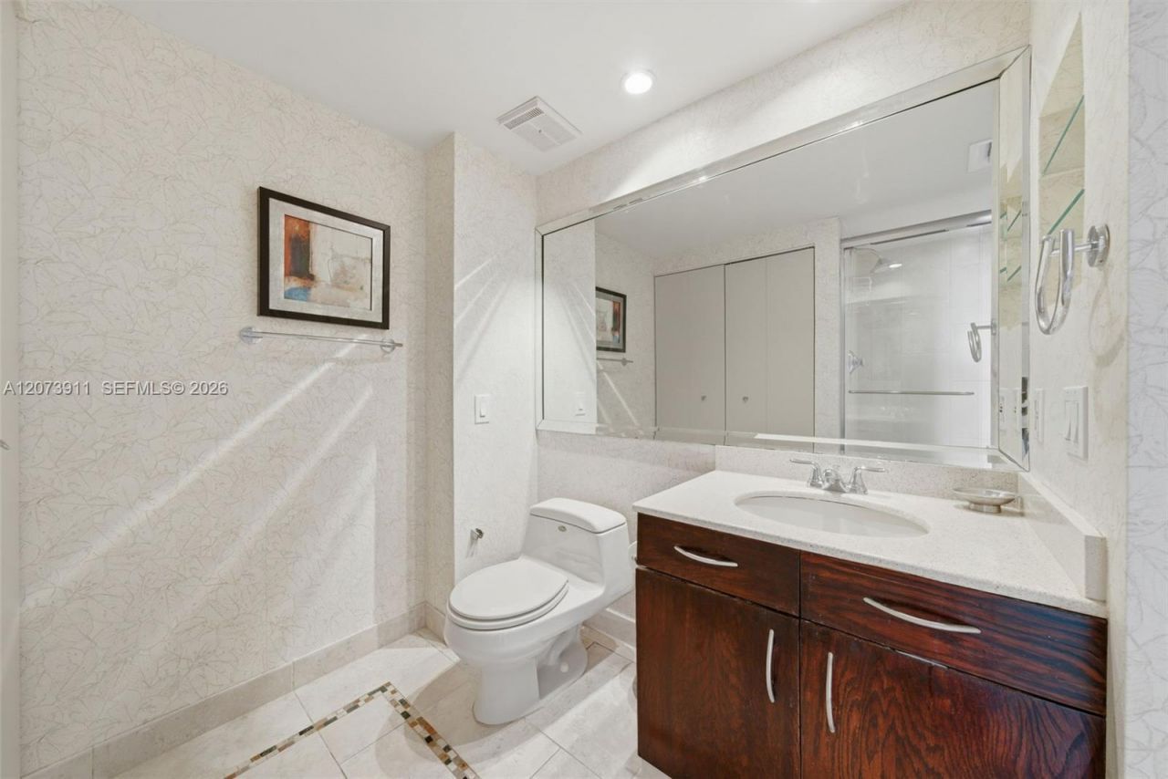 3610 Yacht Club Dr , Unit 1115, Aventura, FL 33180 Photo
