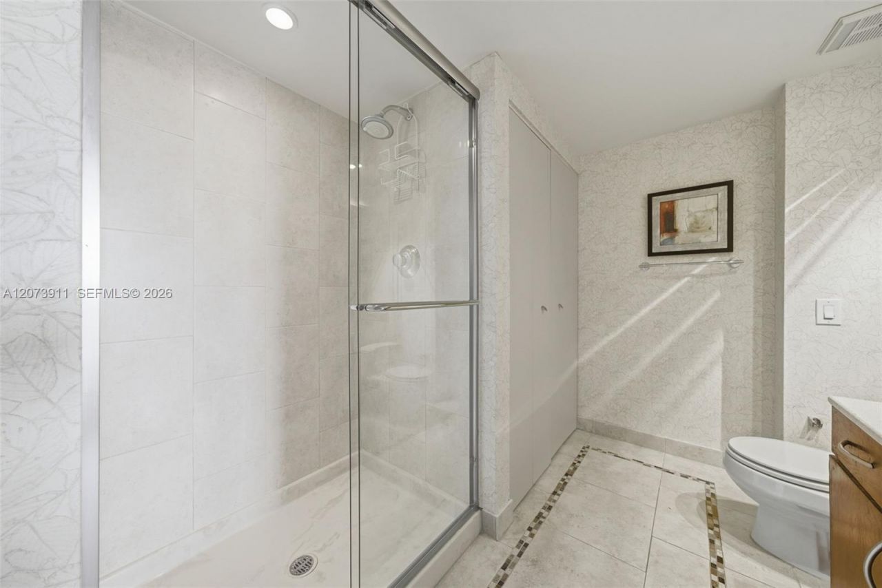 3610 Yacht Club Dr , Unit 1115, Aventura, FL 33180 Photo