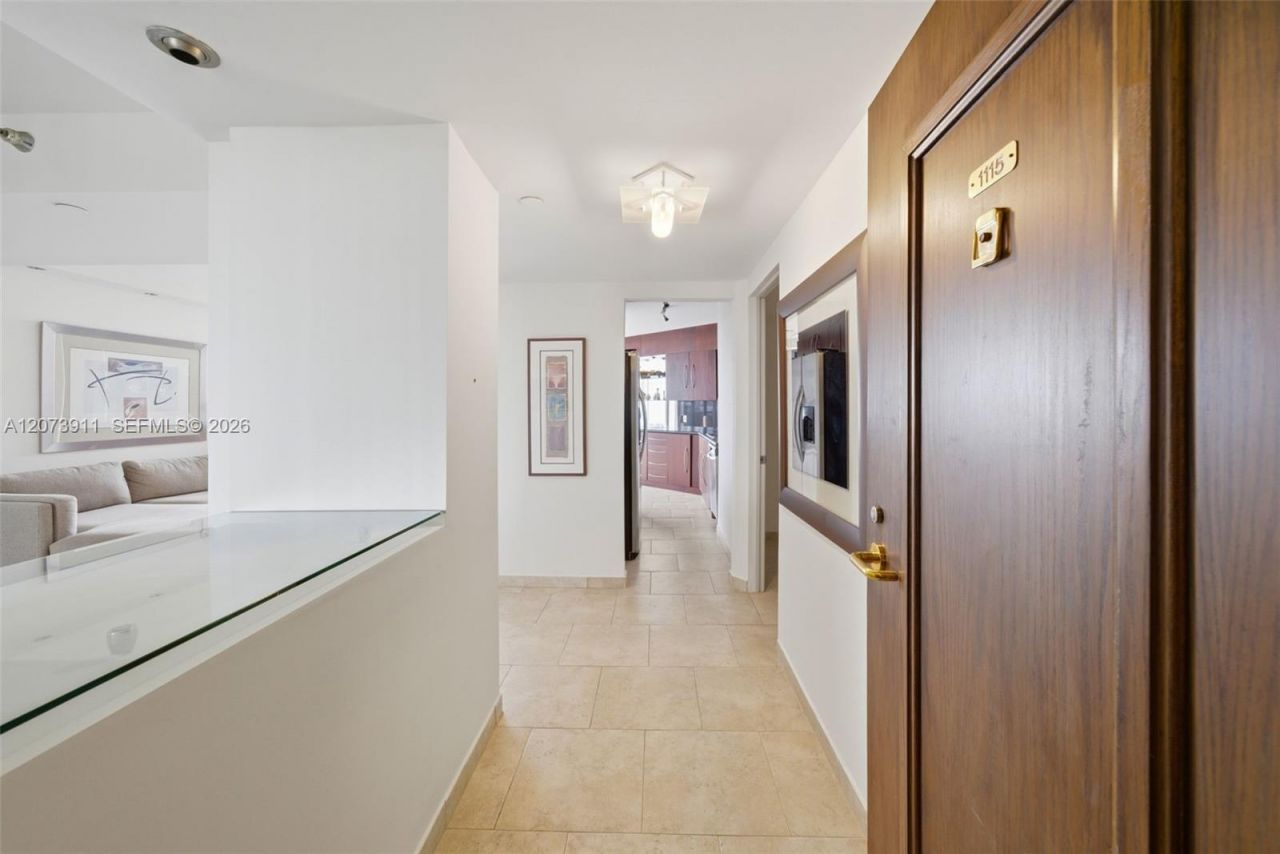 3610 Yacht Club Dr , Unit 1115, Aventura, FL 33180 Photo