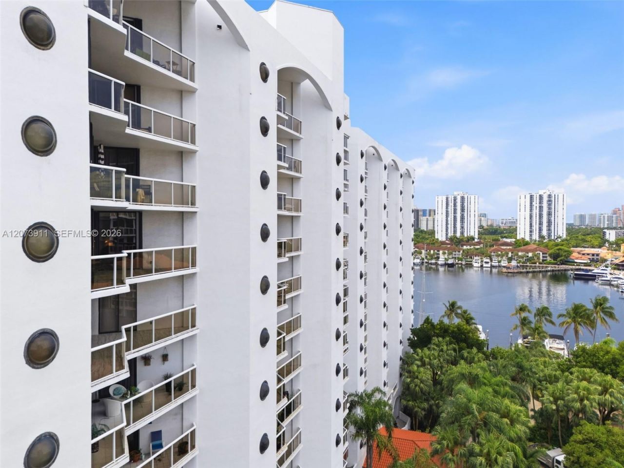 3610 Yacht Club Dr , Unit 1115, Aventura, FL 33180 Photo