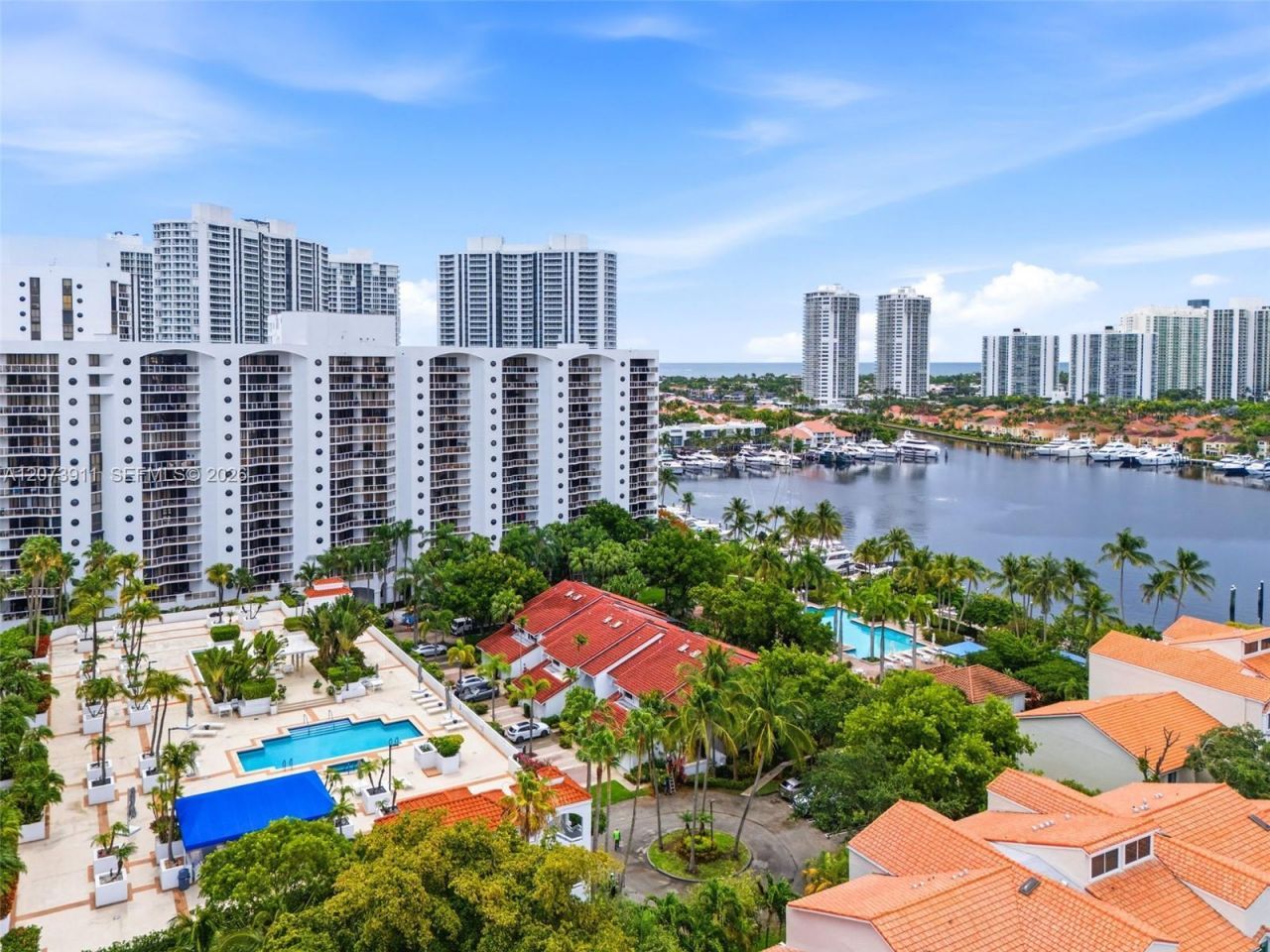 3610 Yacht Club Dr , Unit 1115, Aventura, FL 33180 Photo