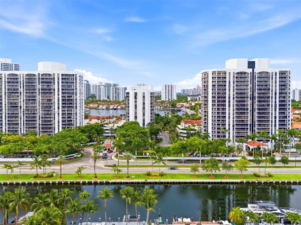 3610 Yacht Club Dr , Unit 1115, Aventura, FL 33180 Photo