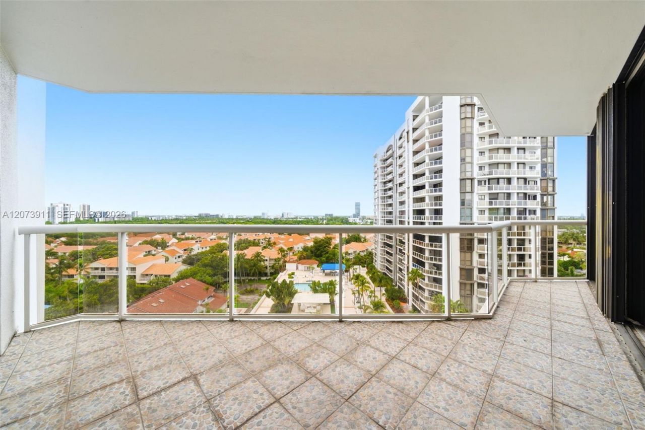 3610 Yacht Club Dr , Unit 1115, Aventura, FL 33180 Photo