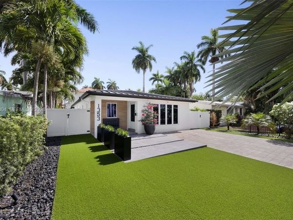 1353 Van Buren St, Hollywood, FL 33019