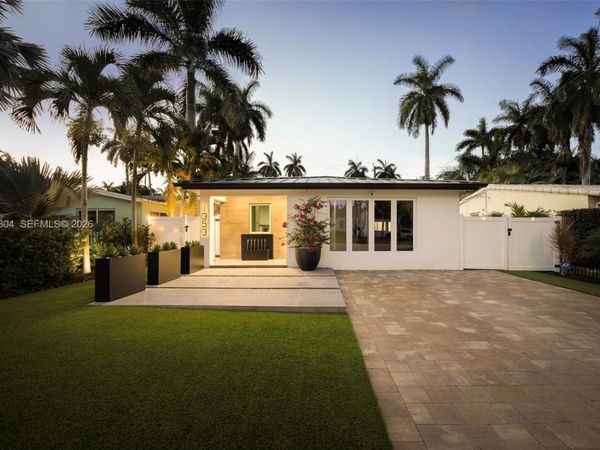 1353 Van Buren St , Hollywood, FL 33019
