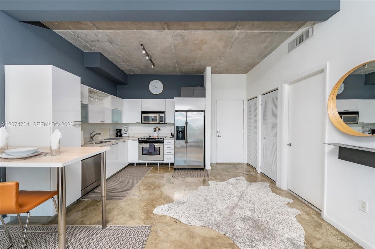 234 NE 3rd St, Unit 1703, Miami, FL 33132 Photo