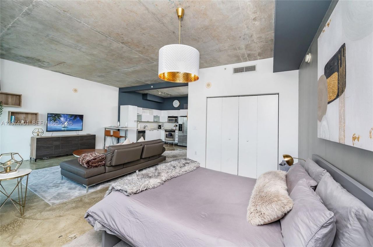234 NE 3rd St, Unit 1703, Miami, FL 33132 Photo