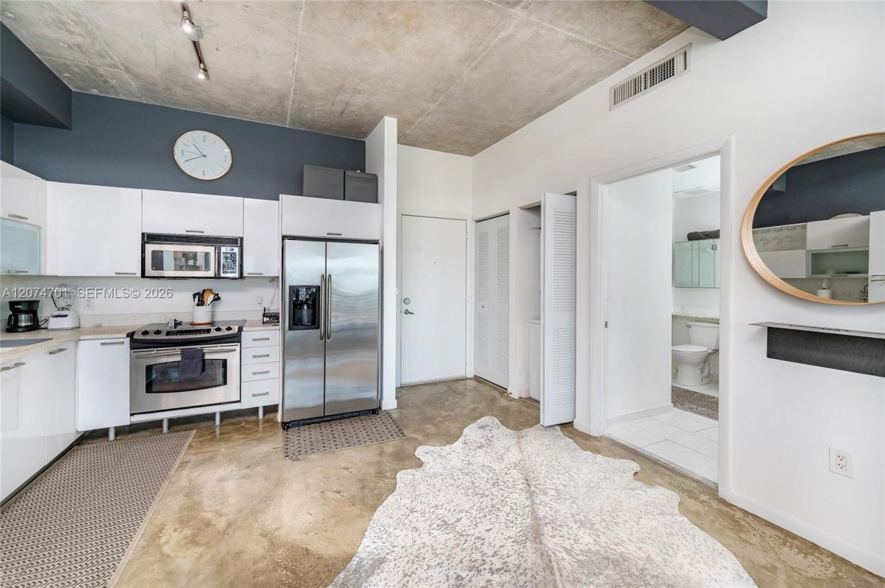 234 NE 3rd St, Unit 1703, Miami, FL 33132 Photo