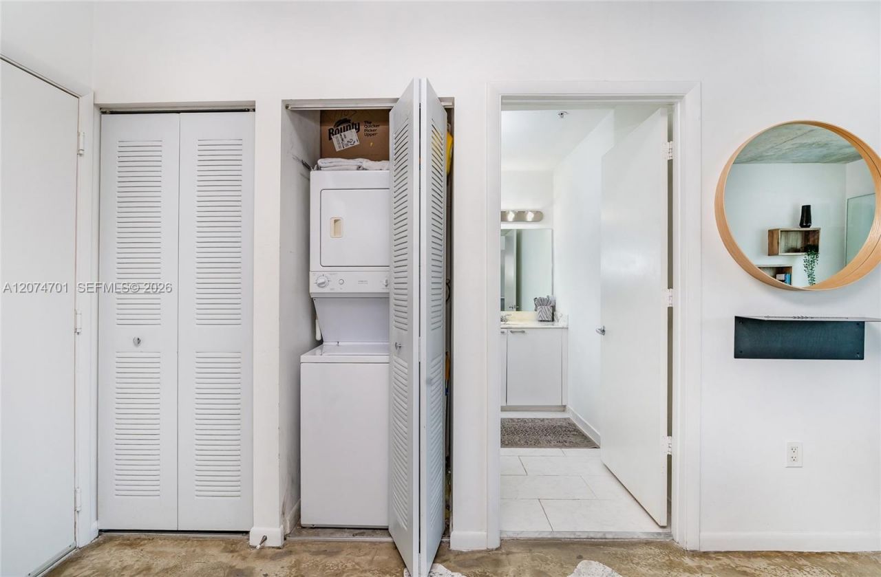 234 NE 3rd St, Unit 1703, Miami, FL 33132 Photo