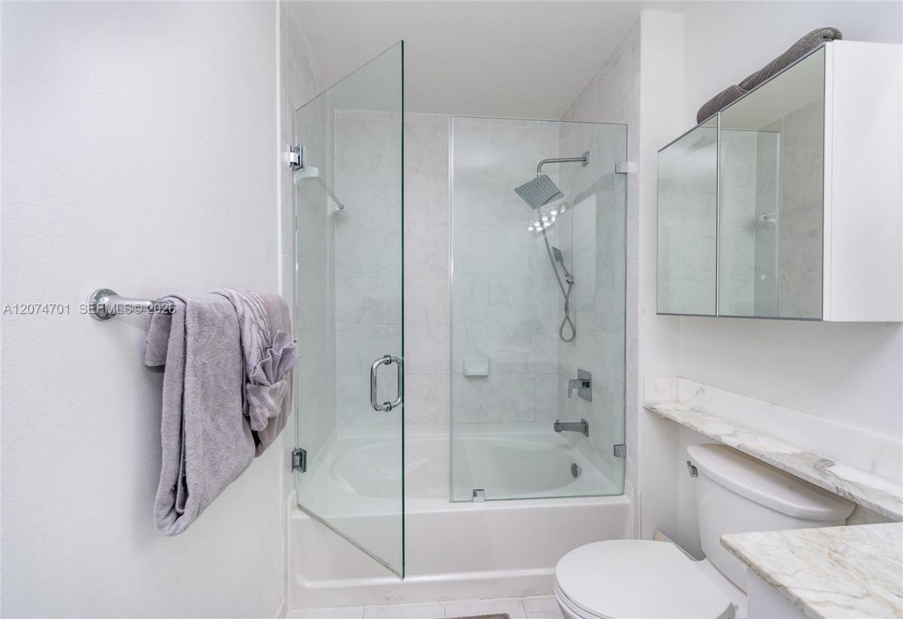 234 NE 3rd St, Unit 1703, Miami, FL 33132 Photo
