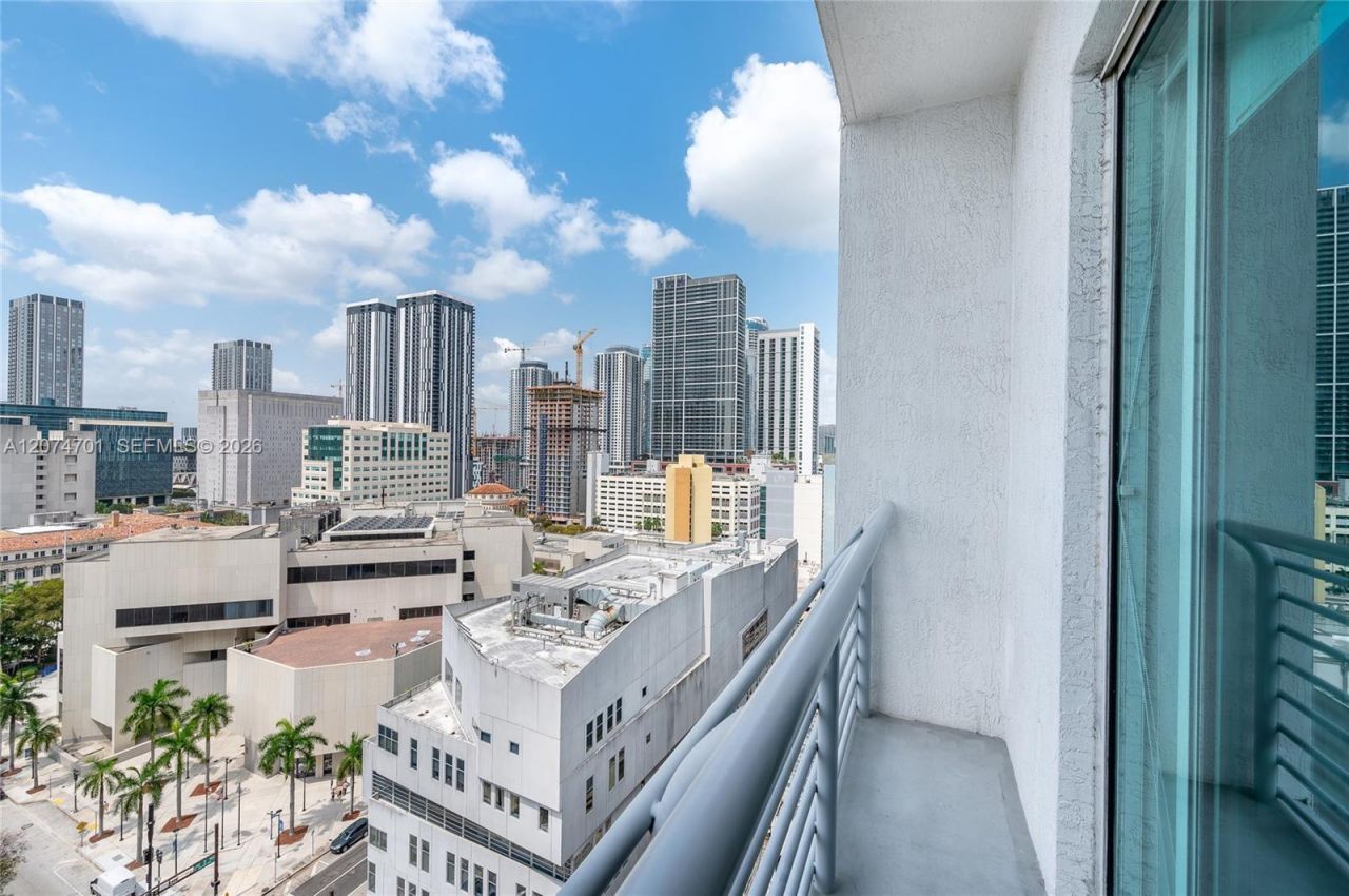 234 NE 3rd St, Unit 1703, Miami, FL 33132 Photo