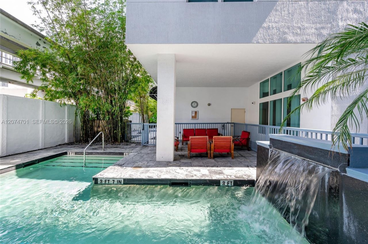 234 NE 3rd St, Unit 1703, Miami, FL 33132 Photo