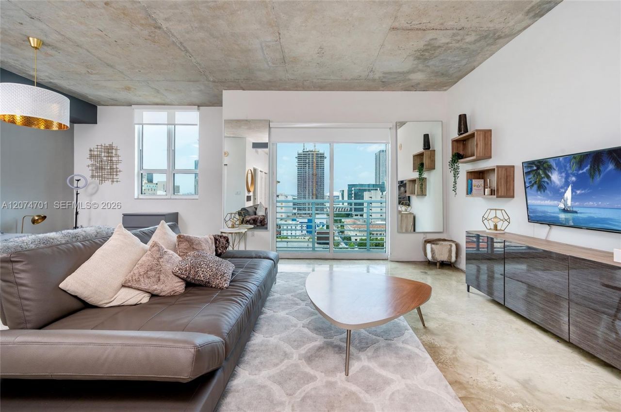 234 NE 3rd St, Unit 1703, Miami, FL 33132 Photo