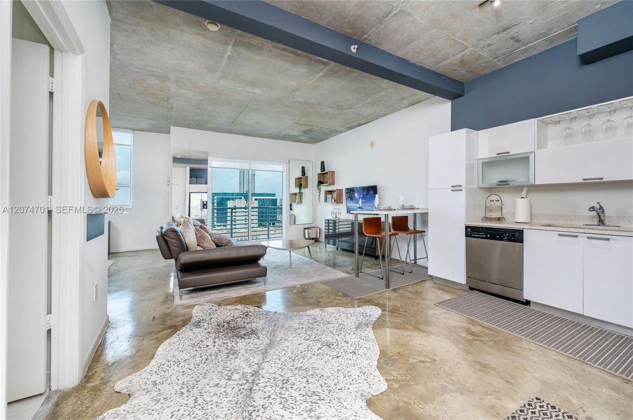 234 NE 3rd St, Unit 1703, Miami, FL 33132 Photo