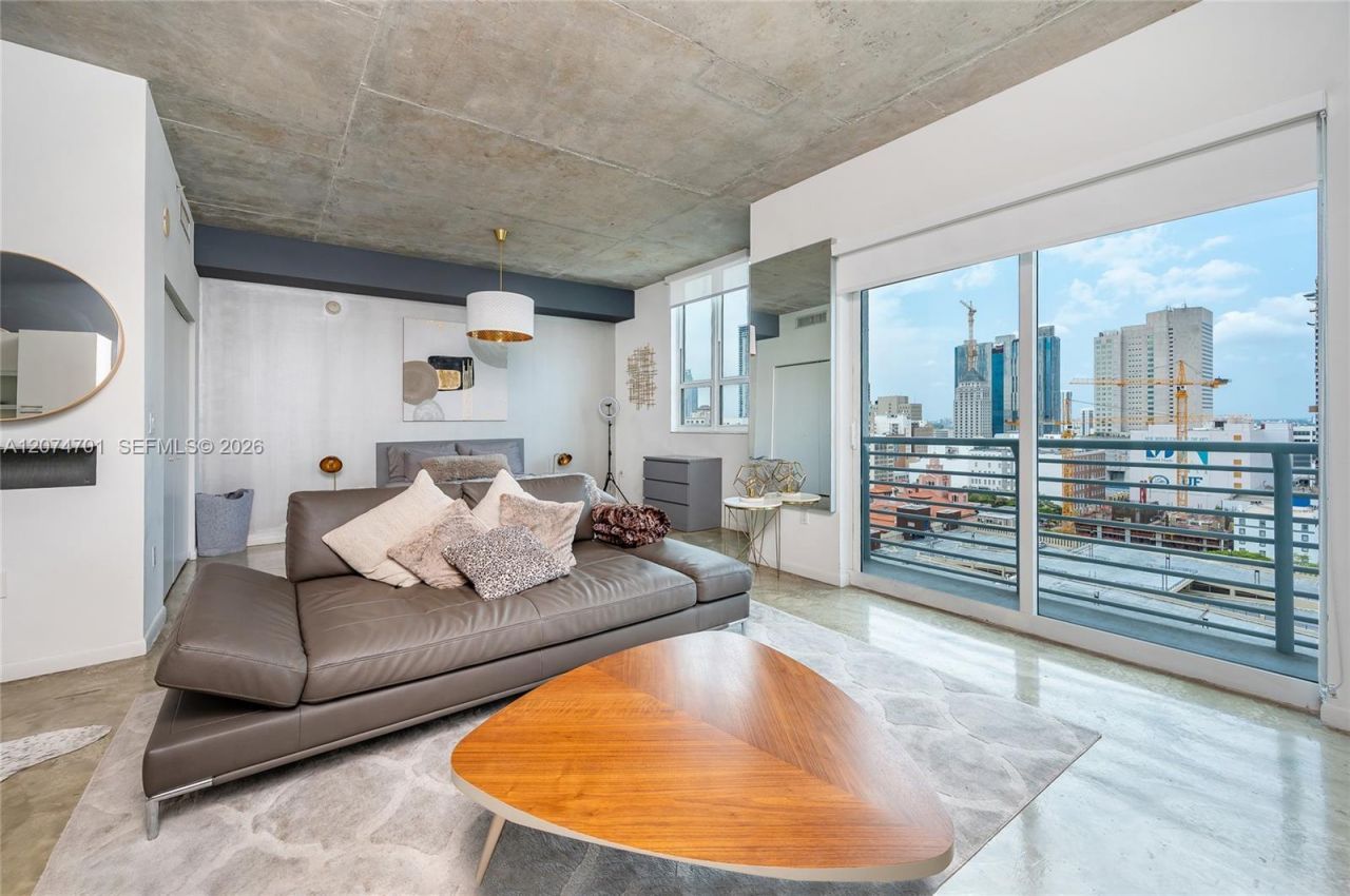 234 NE 3rd St, Unit 1703, Miami, FL 33132 Photo