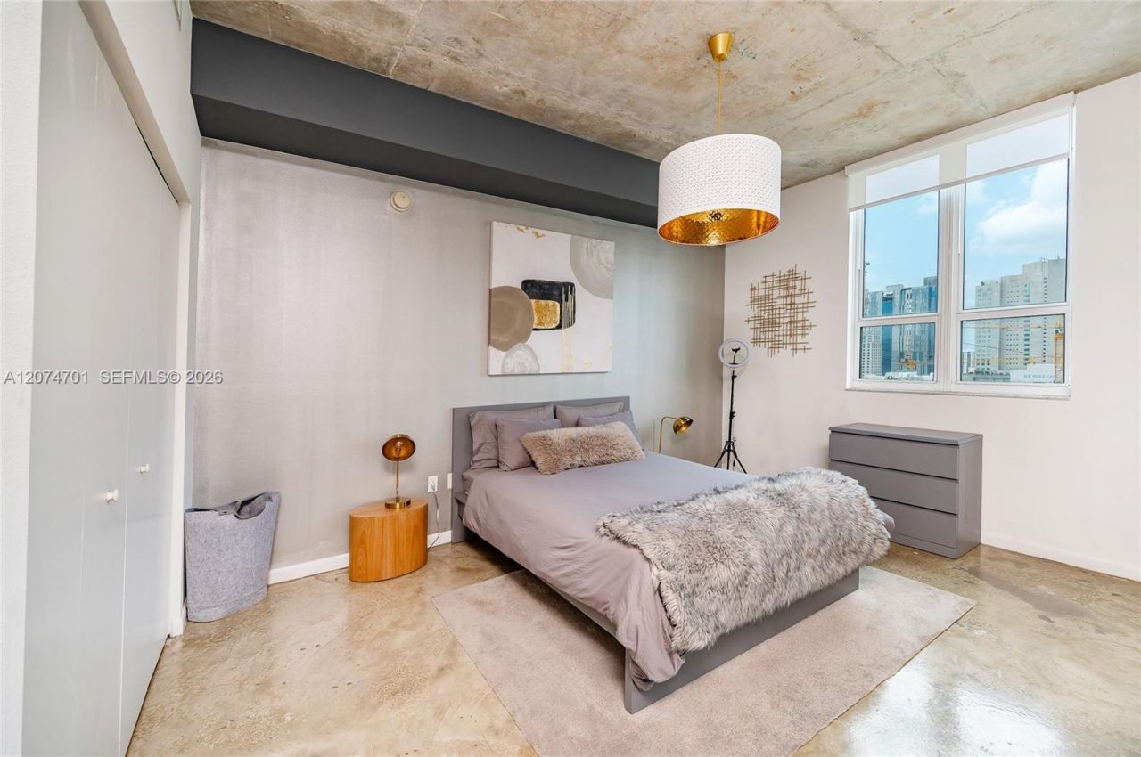 234 NE 3rd St, Unit 1703, Miami, FL 33132 Photo