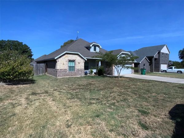 1211 Butterfield Street, Bridgeport, TX 76426