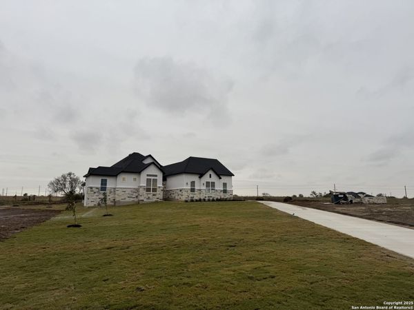 521 Lago Landing, San Antonio, TX 78263