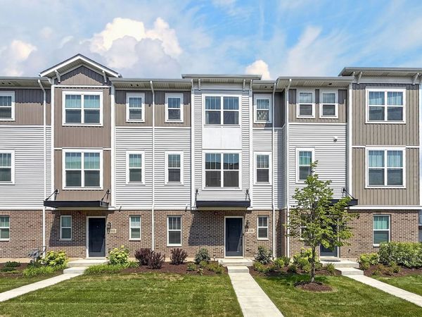 1035 Wren Road , Des Plaines, IL 60018