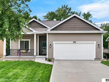 8022 S 190 Street, Omaha, NE 68136