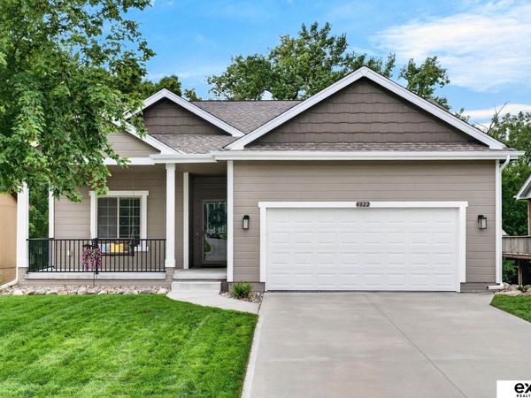 8022 S 190 Street, Omaha, NE 68136
