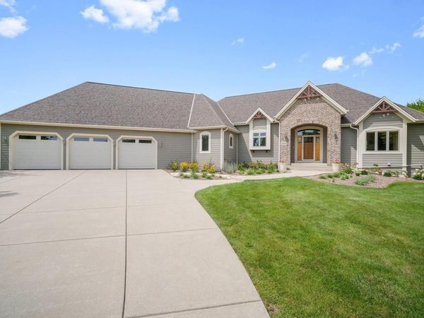 13445 N Laurel LANE, Mequon, WI 53097