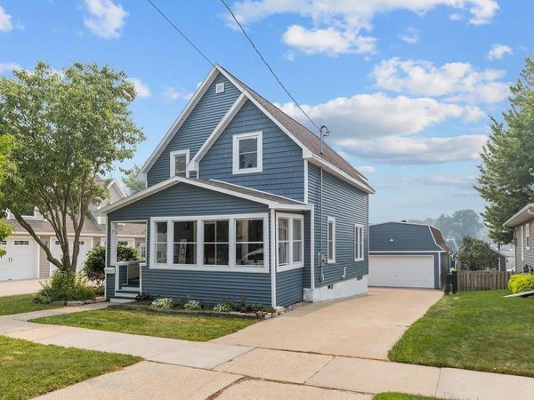 537 BROAD STREET, Menasha, WI 54952