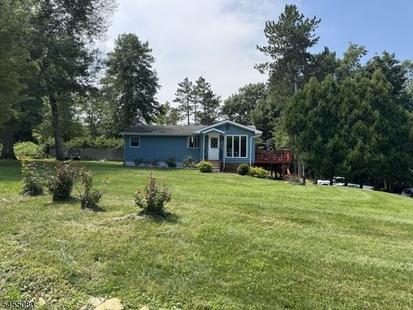 31 Barry Dr, Vernon, NJ 07422