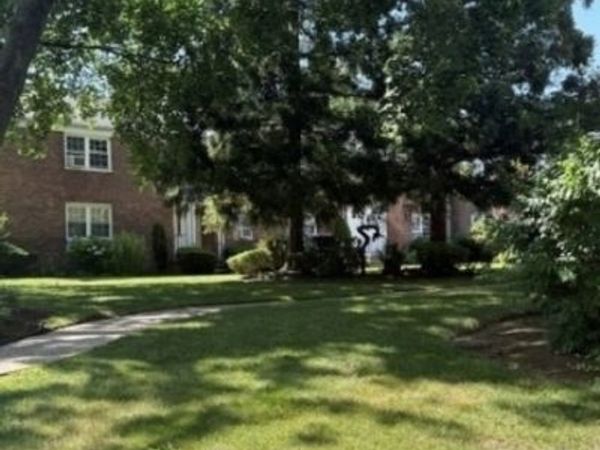 100 Huguenot Ave, Unit 2A, Englewood, NJ 07631
