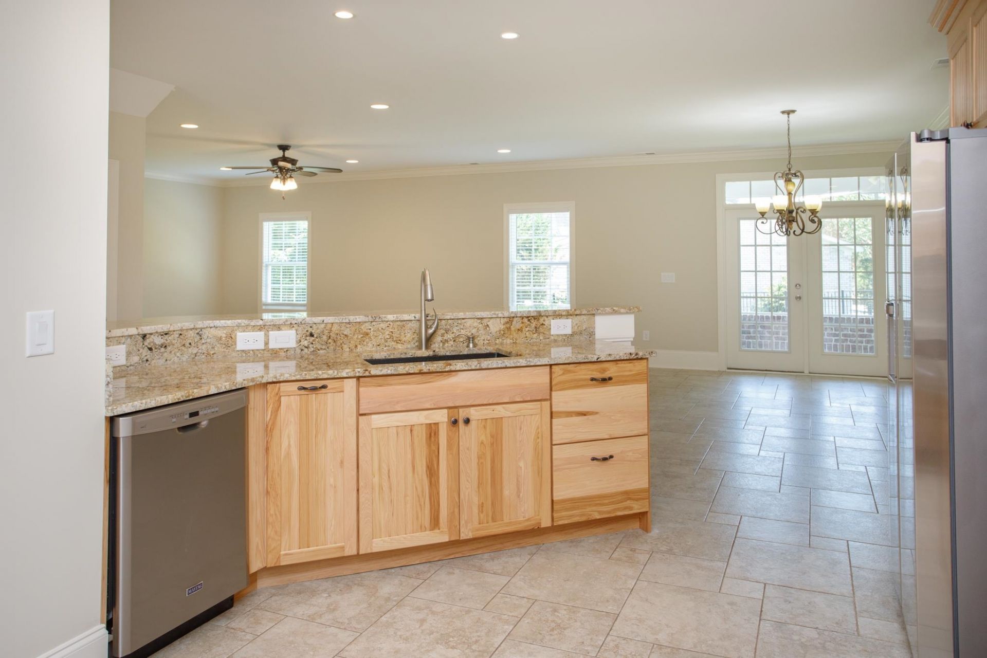 305 Triton Ct. Photo 16